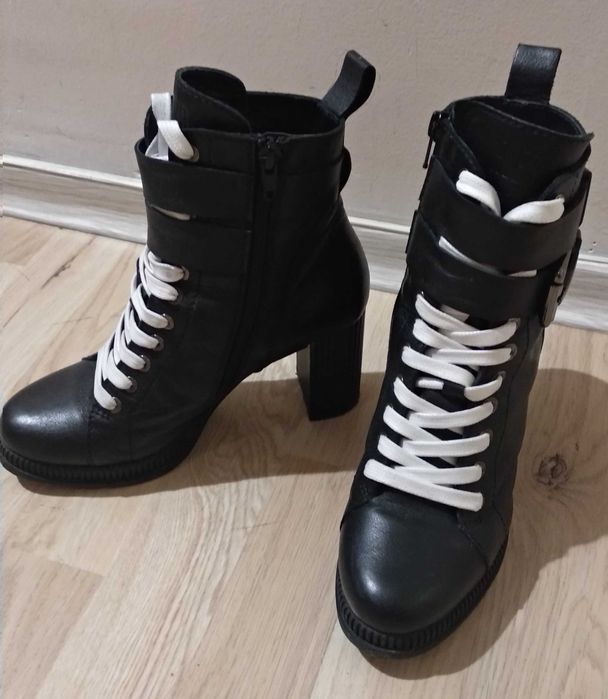 Боти, чизми, маратонки Alessa размер 36