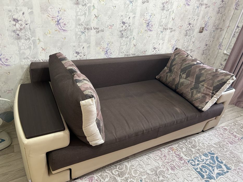 Диван двухспальная