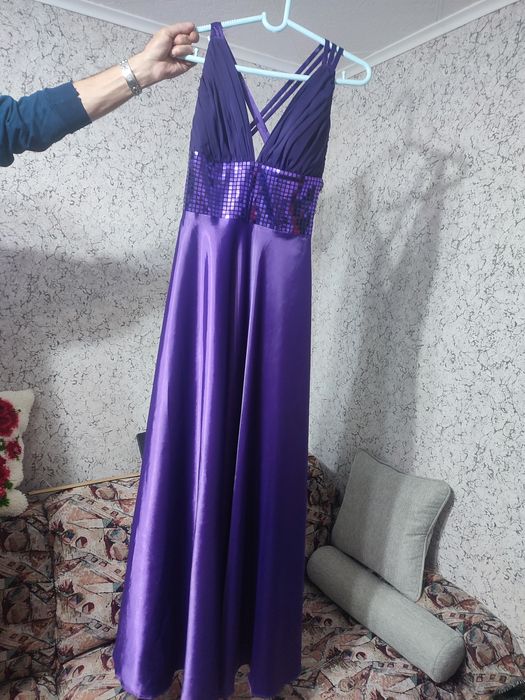 Платье вечернее.