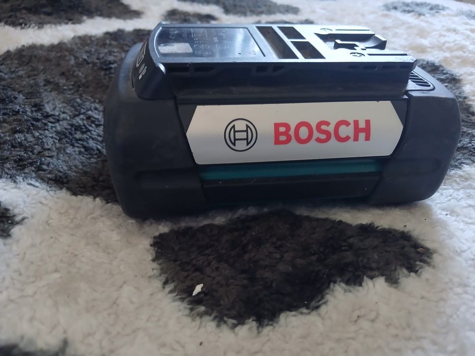 Vând acumulator original Bosch 36 Volt (4.0 Ah)