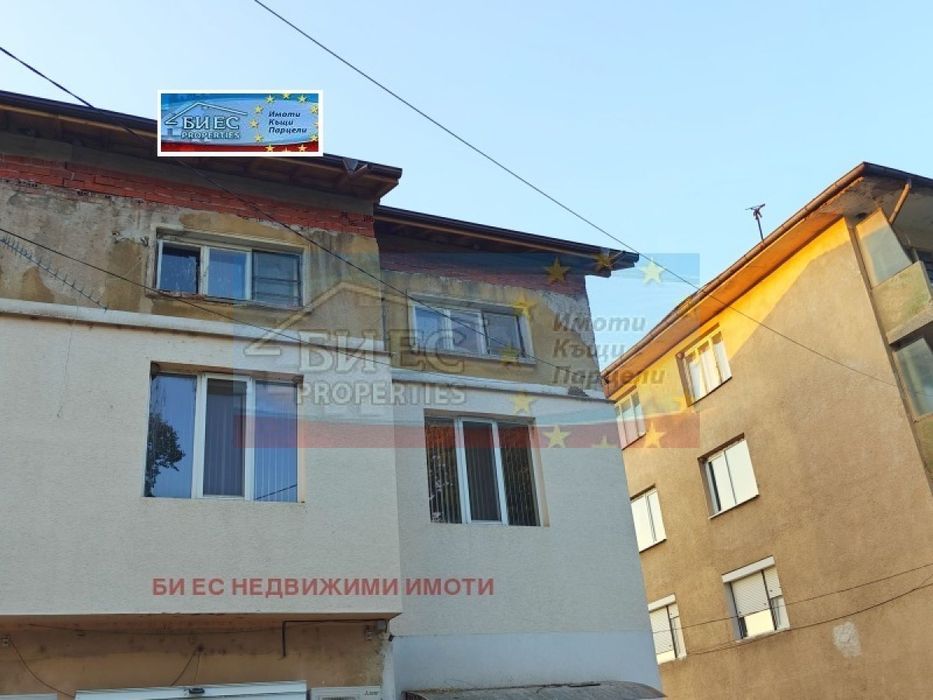 Етаж от къща в гр. Батановци 60 м²