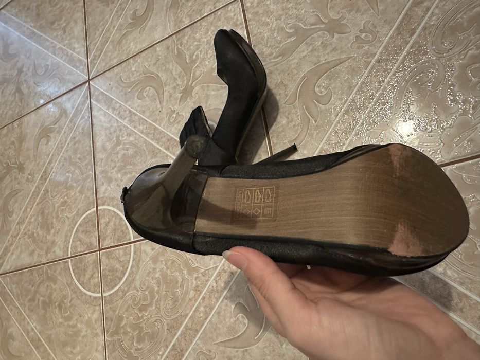 Pantofi Tulipano marimea 37 cu bareta