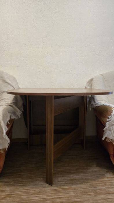 Продам кресло и стол