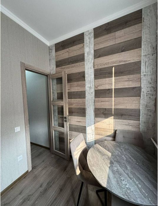 Квартира продаётся торговый центр Чиланзар 3 квартал 1в2/4/4 меб тех