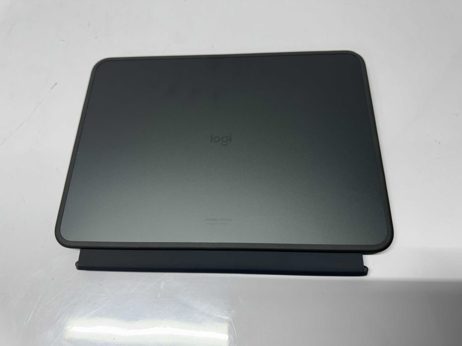 Клавиатура Logitech Combo Touch iPad Pro 11/ M4