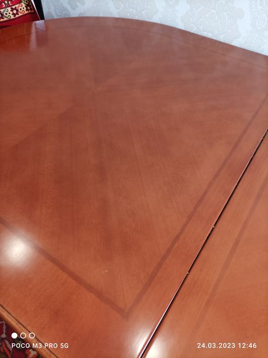 Стол для гостиной