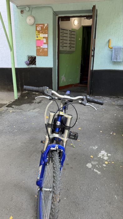 Продам велик синий