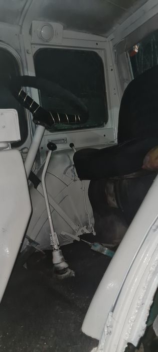 Yumz traktor sotiladi naxadu