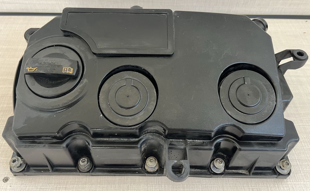 Капак цилиндрова глава 03G 103 469G. 2.0TDi BMM/BMP 1.9TDi BLS