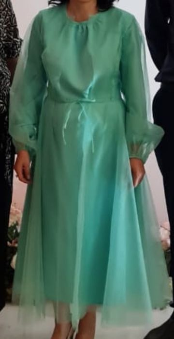 Продам нарядное вечернее платье