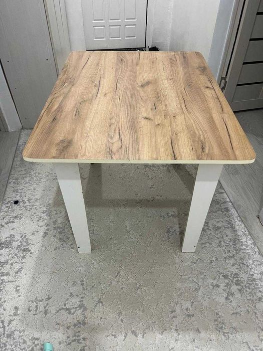 Кухонный стол +4 табуретки Б/у