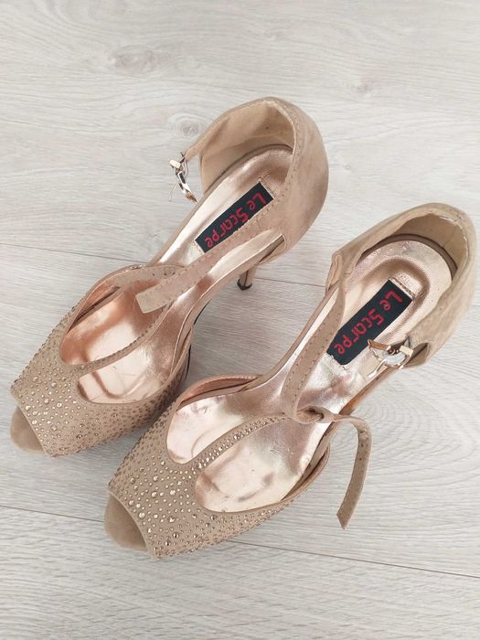 Летни дамски обувки с висок ток