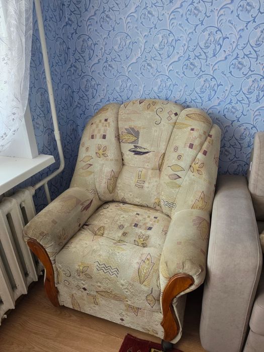 Диван и 2 кресла продам