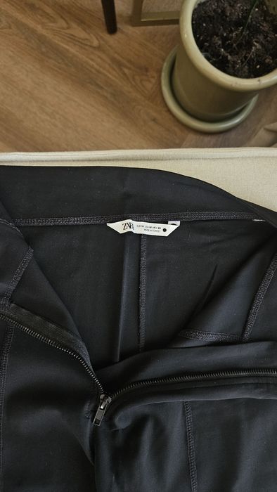 ZARA клин с цип и декоративни ръбове М размер