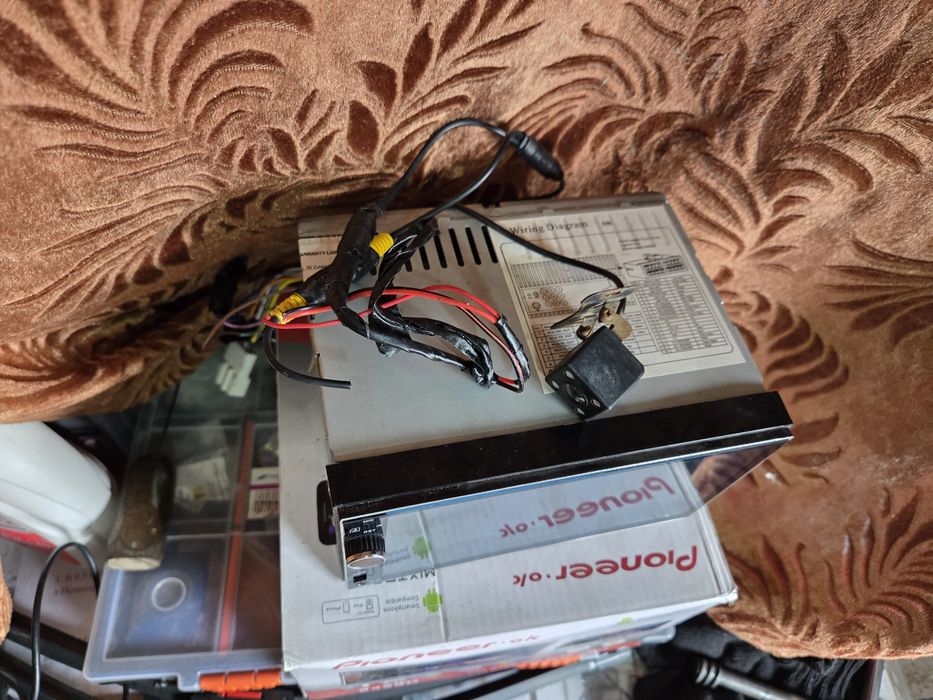 Продам автомагнитолу 2din