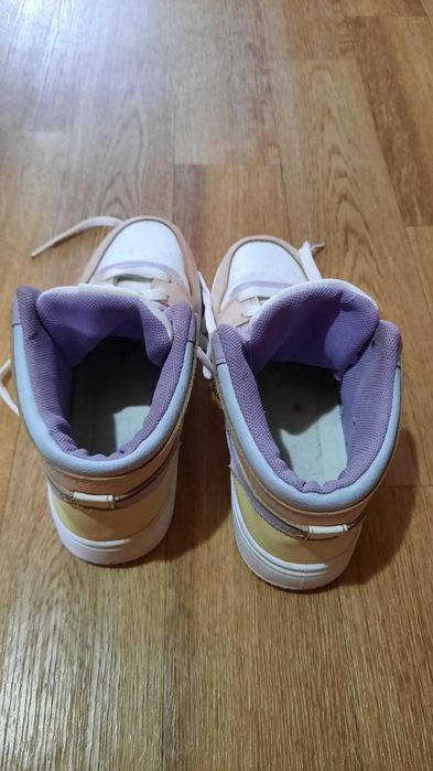 Кроссовки Джорданы