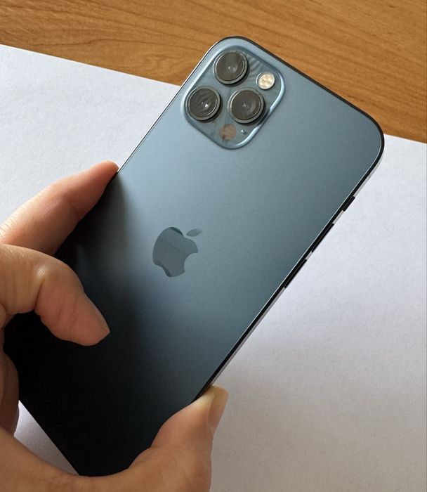 Продам IPhone 12 Pro