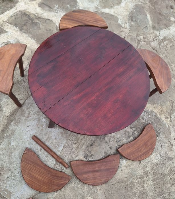 Масичка - софра с трикраки столчета