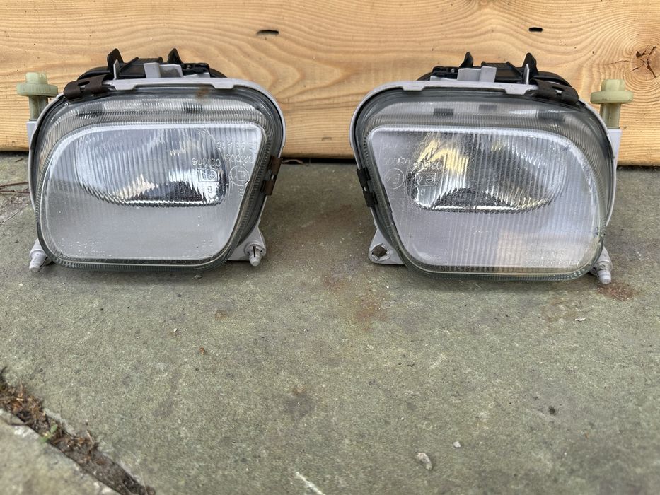 Продам туманки мерседес w 210