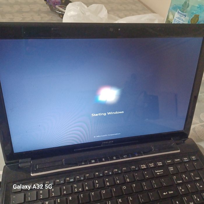 Продавам лаптоп MSI много запазен