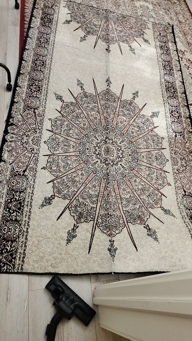 Продам ковер 1,5 на 2,5