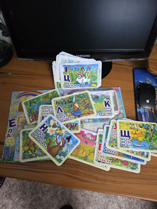 Продаю азбуку в картинках