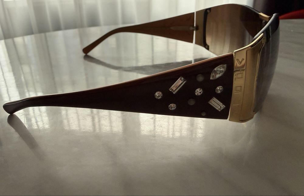 40 евро нови слънчеви очила на VOGUE