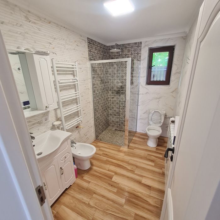 Renovari și constructi