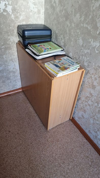 Продам столы б/у