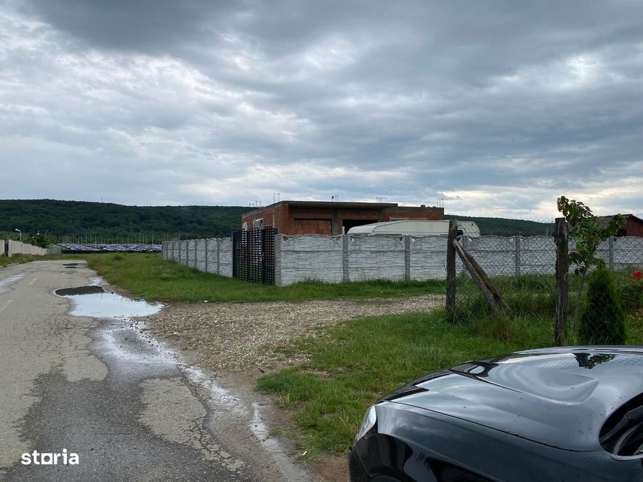 Vand Teren Intravilan Mioveni, 450 mp, langa blocuri