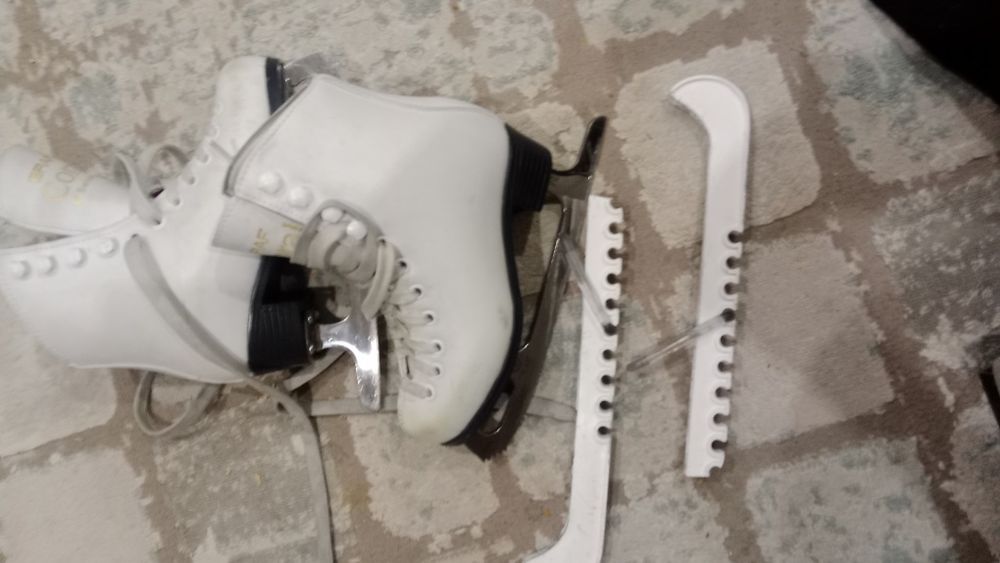 Фигурные коньки профессиональные