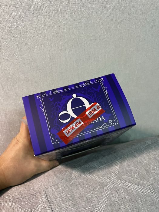 POPMART Скулпанда Вэнсдэй.