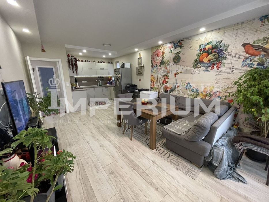 Продава се Тристаен апартамент в Варна, Бриз - 100 кв.м за 2350 €/кв.м - Снимка #2