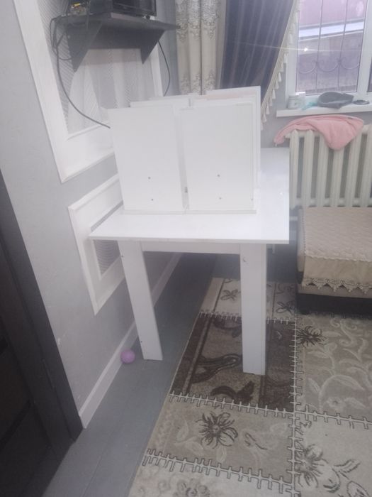 Стол  табуретка Б/у