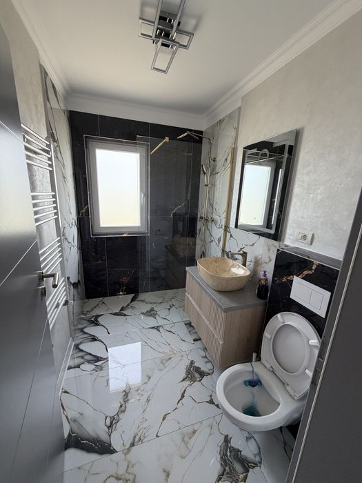 Se inchiriaza apartament cu 2 camere decomandat