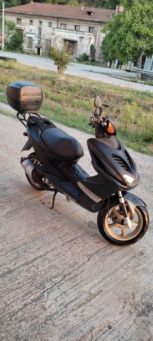 Скутер Ямаха Аерокс МБК 50 кубика, редовен с документи, регистриран !