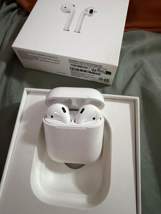 Airpods cu încărcător