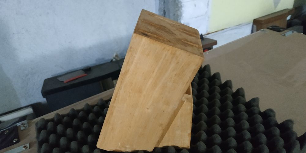 Дървени стойки за ножове