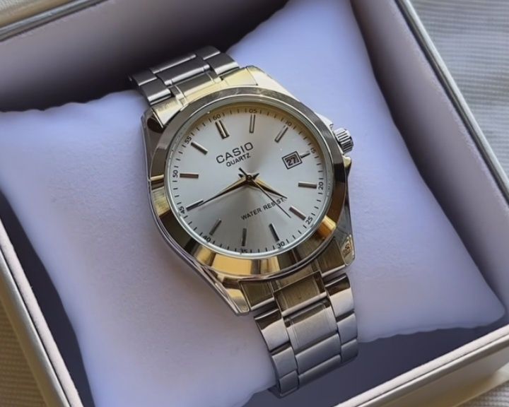 Часы от Casio . Новые.