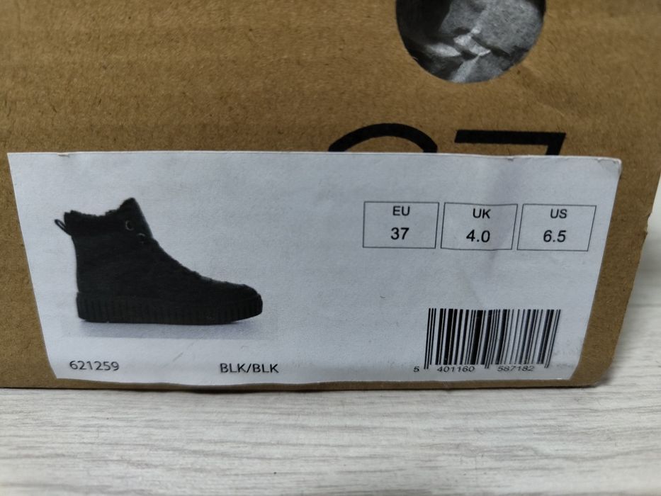 Продаю Ботинки для женщин