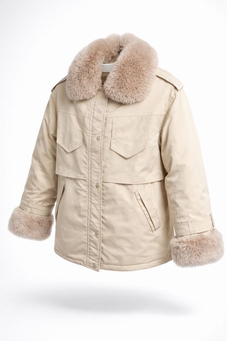 Зимняя тёплая куртка с мехом, бежевого цвета