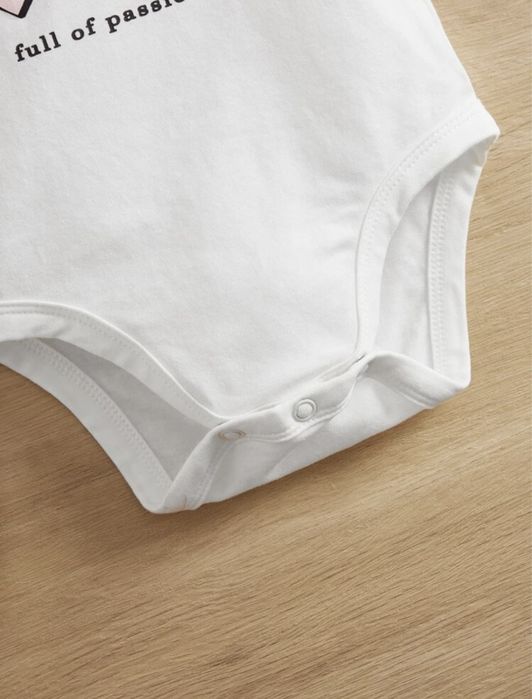 Vând body fetițe, mărimea 98 cm 18-24 luni