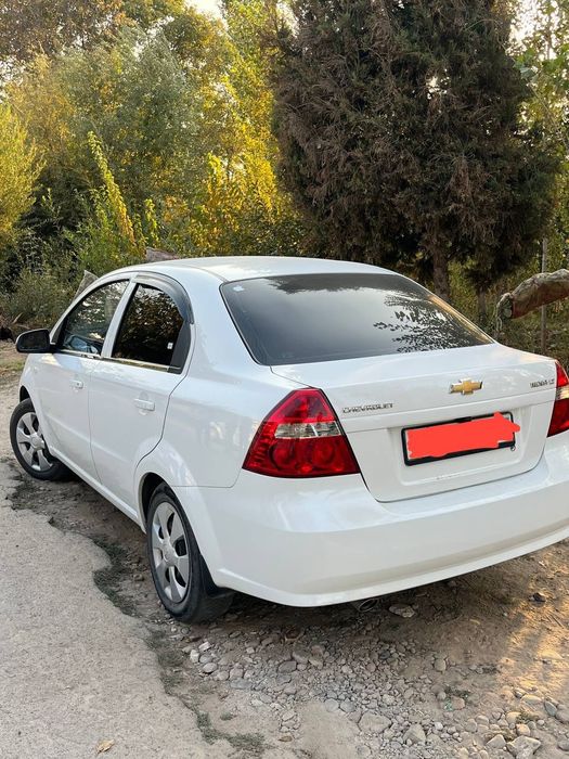 Нексия 3 сотилади