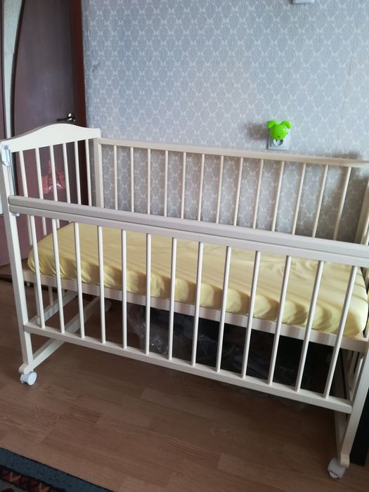 Продам детскую кроватку
