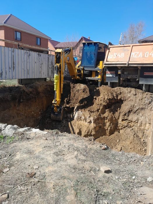 Услуги экскаватора погрузчика Cat 432