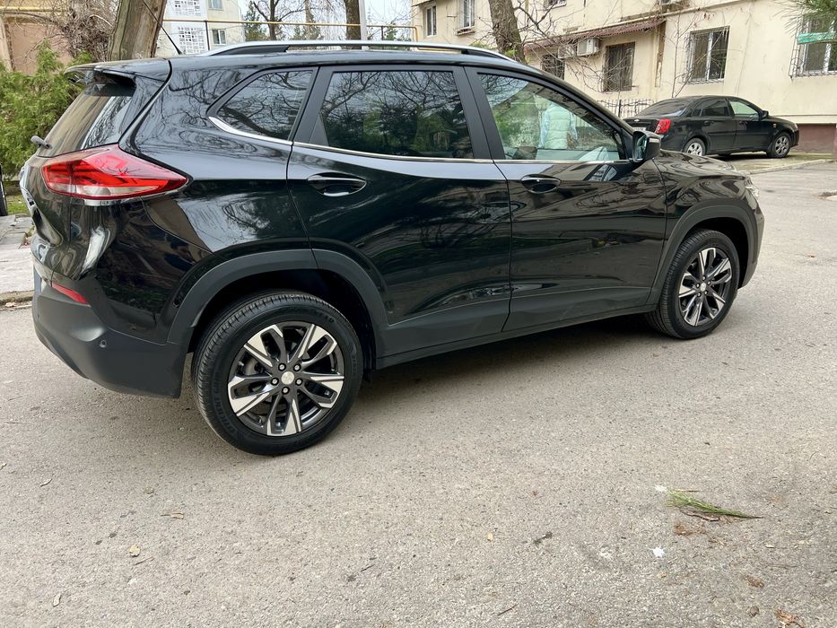 Tracker-2  Premier  1.0L Turbo Не битая не крашеная