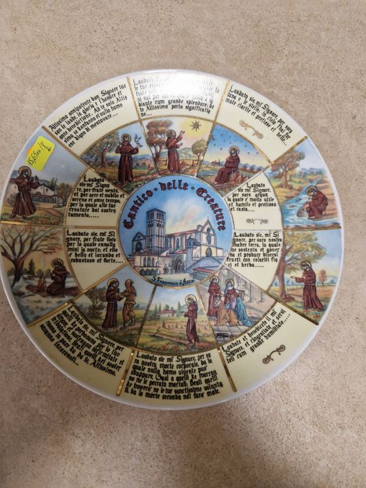 Разпродажба чинии за стена