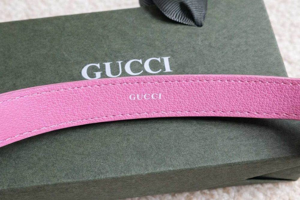 дамски кожен розов колан за кръст размер хс със старо злато тока гучи gucci тънък