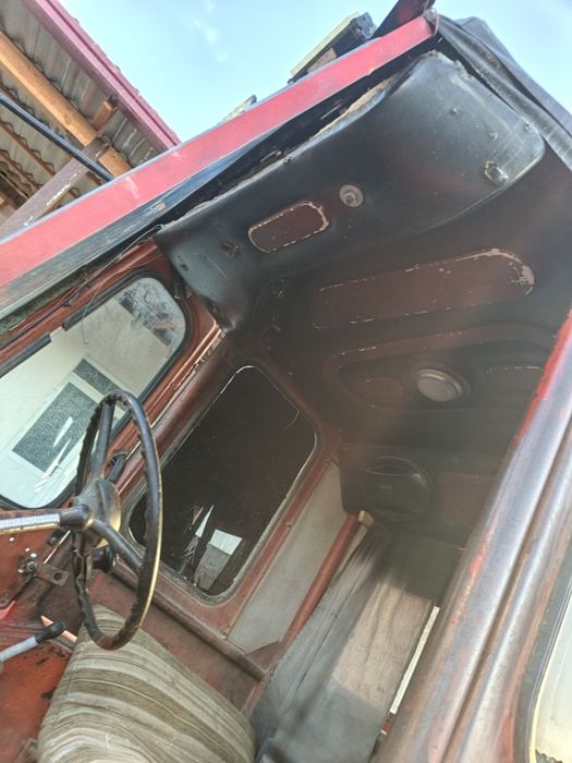 Traktor 28 sotiladi holati ideal darajada