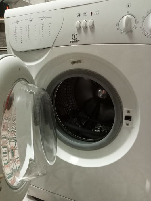 Стиральная машина автомат Индезит